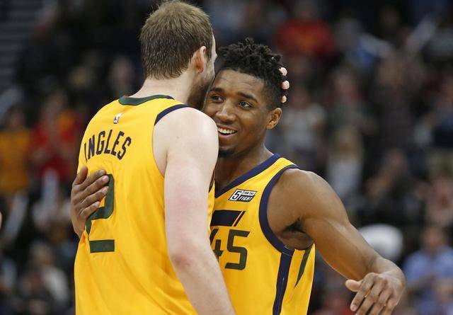 他有着一套 他有着一套