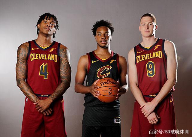 西班牙队史第二次单场两次被点射破门，上次还是02年世界杯.